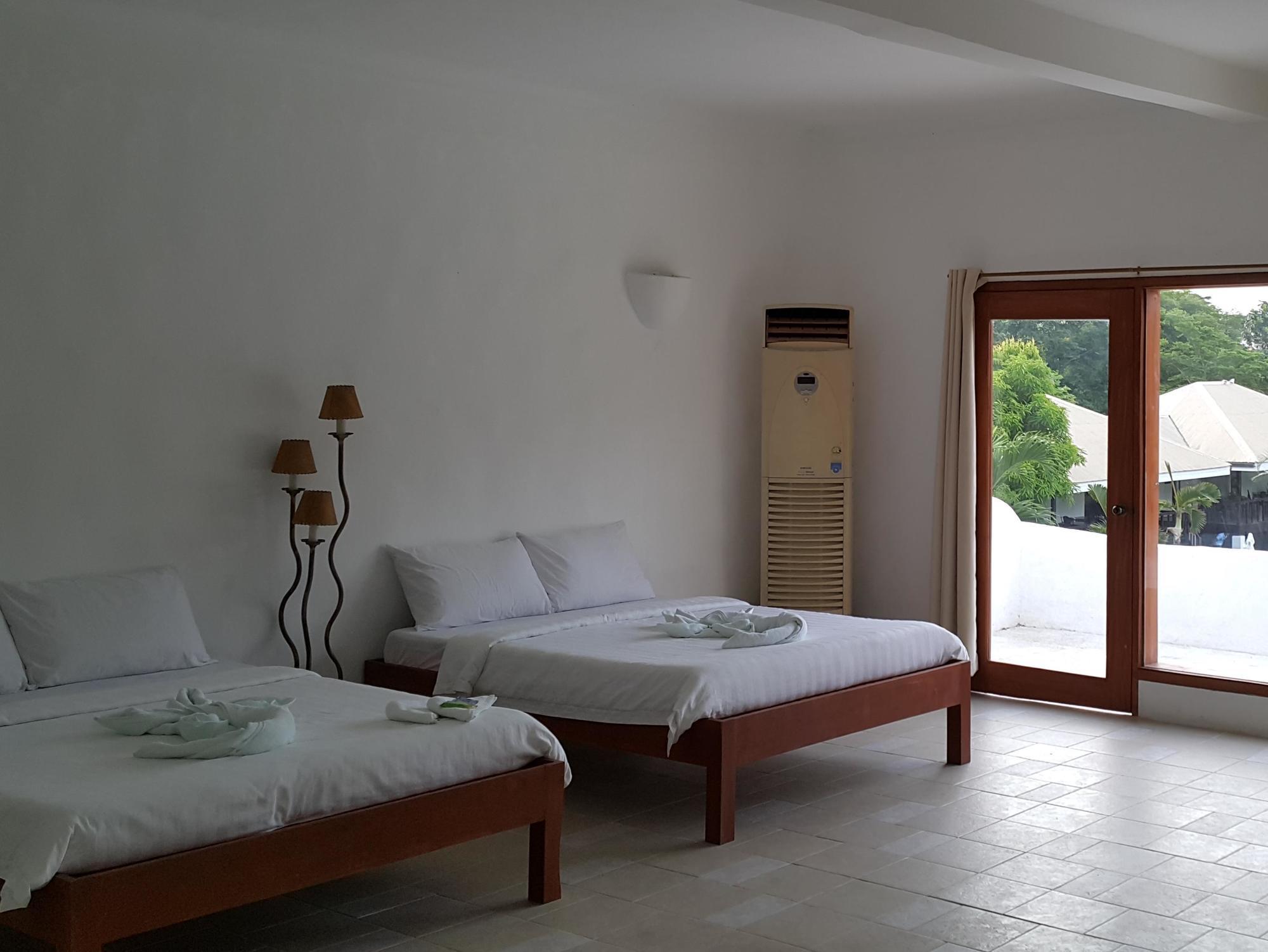 Blue Hotel And Resort Calamba  Esterno foto